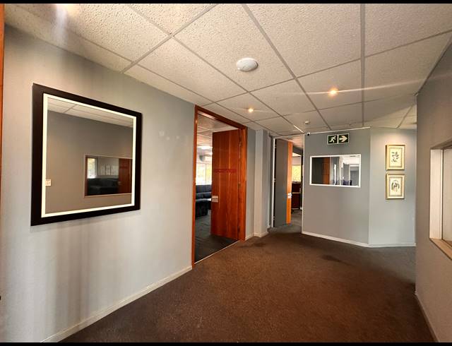 1,165M² BUILDING FOR SALE IN PARKTOWN